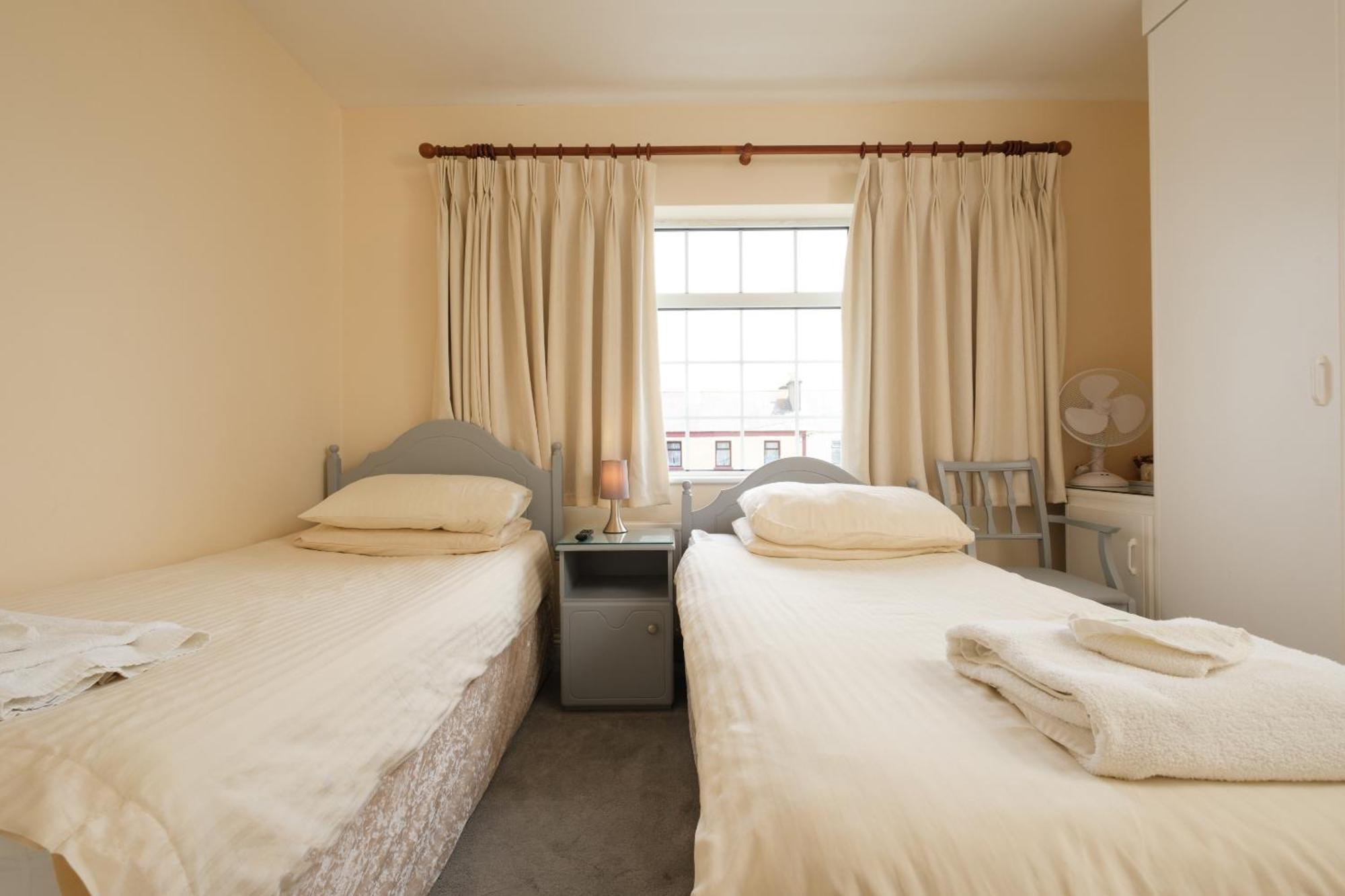Four Seasons B&B Galway Szoba fotó